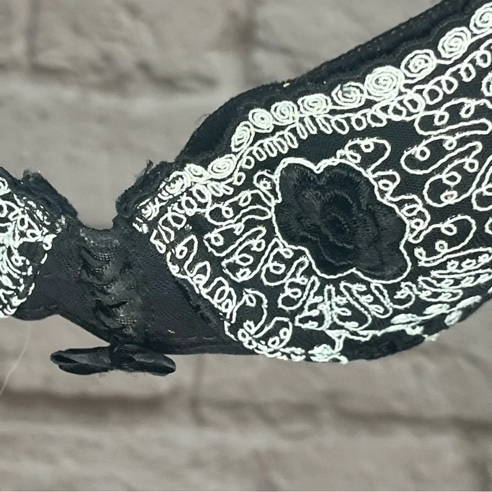 Delicates‎ Bra Black Flower Size 34A